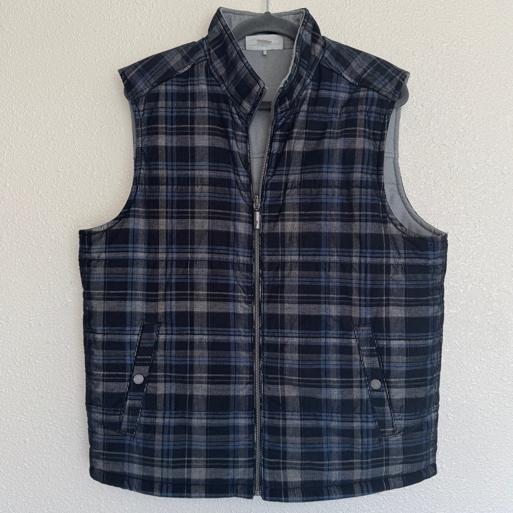 Tommy Bahama Size M Cambridge Bay Reversible‎ Vest Corduroy Blue Plaid and Gray